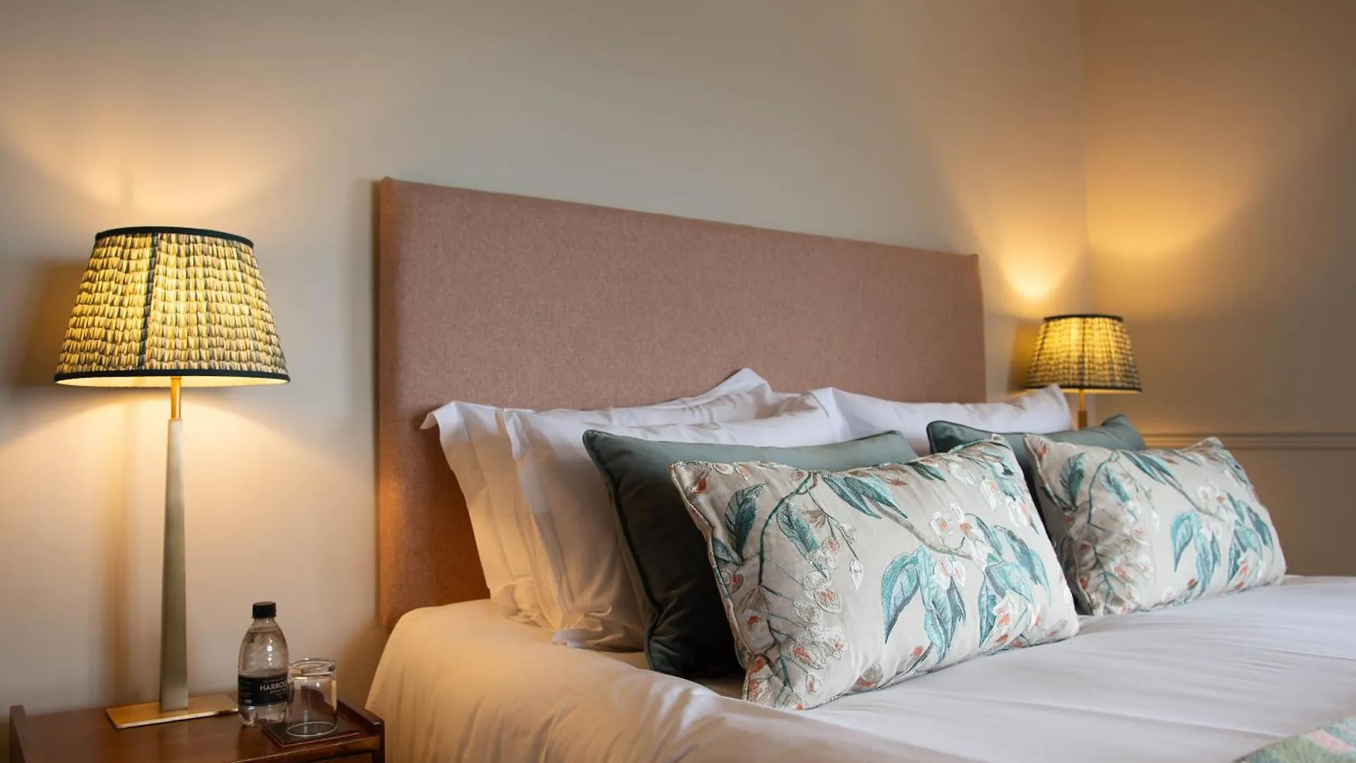 Hotel Victoria 로빈후즈베이