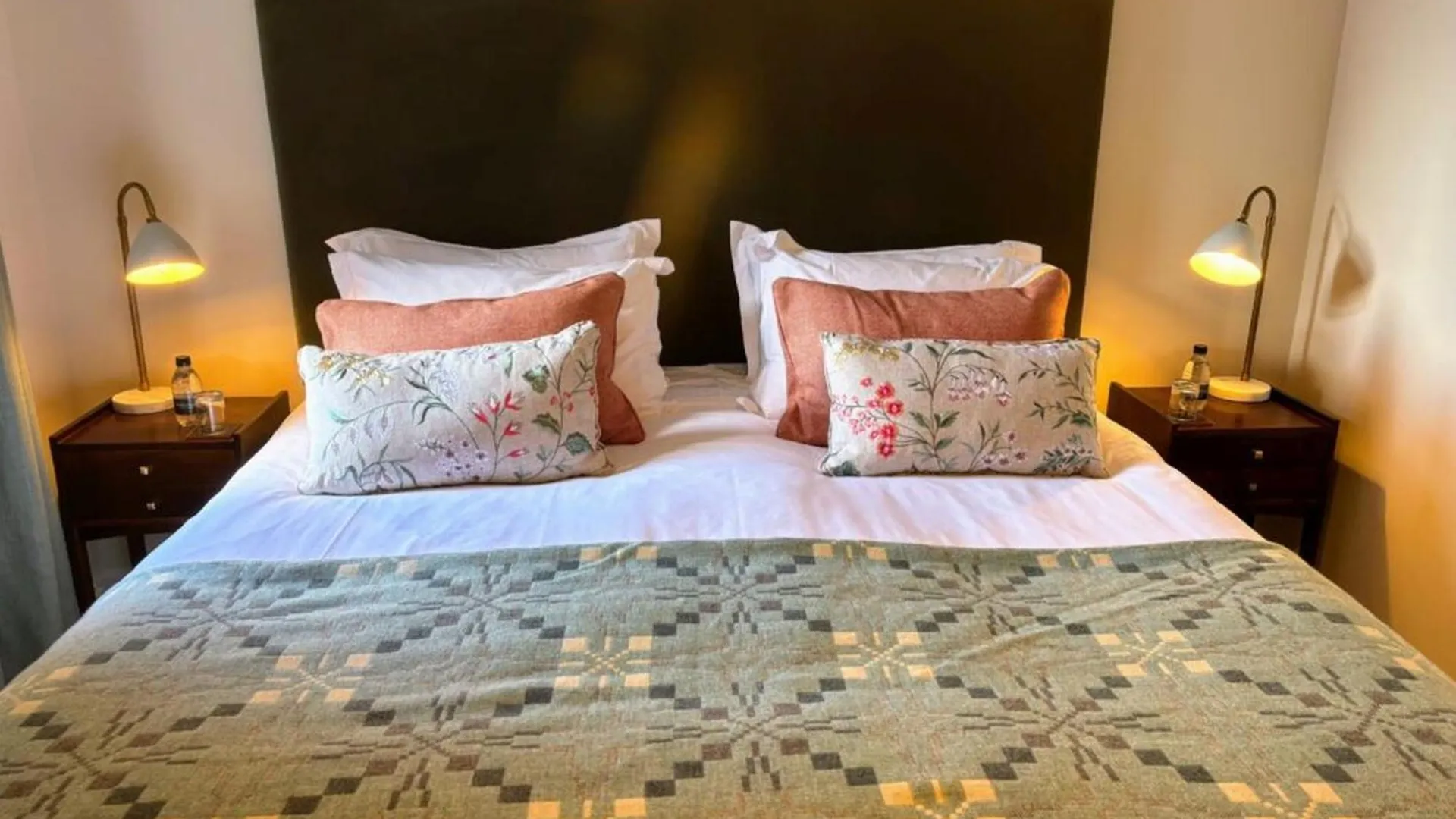 Hotel Victoria 로빈후즈베이